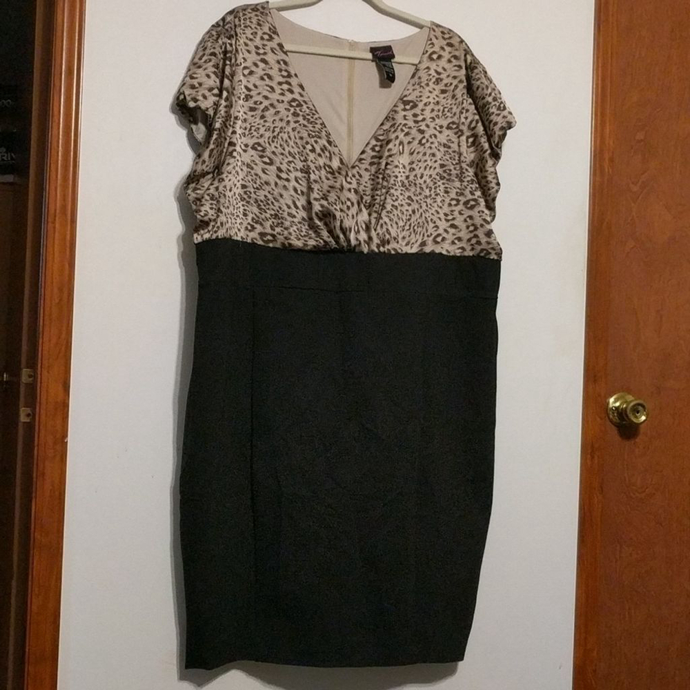 Torrid Leopard Print Back Zip Midi Dress - size 26